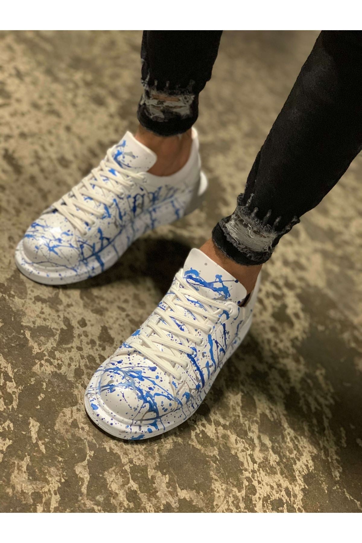 Blue Graffiti Sneaker CH416