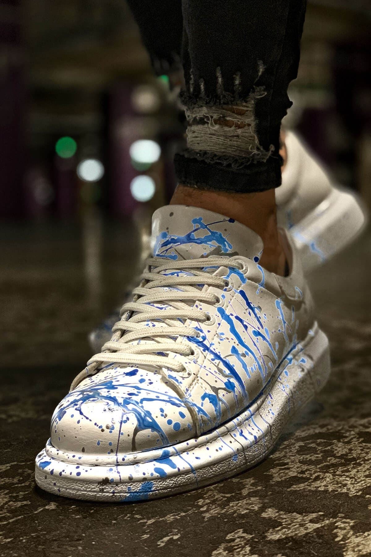 Blue Graffiti Sneaker CH416