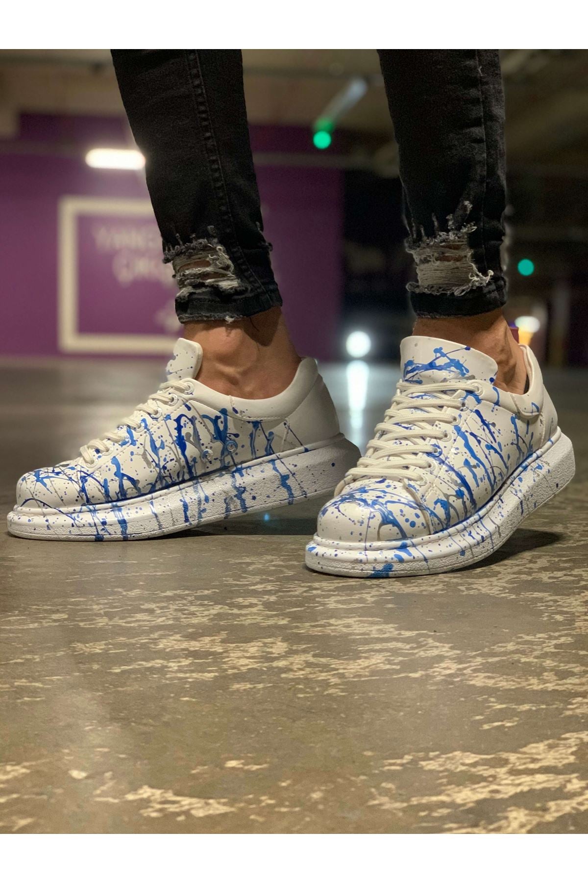 Blue Graffiti Sneaker CH416