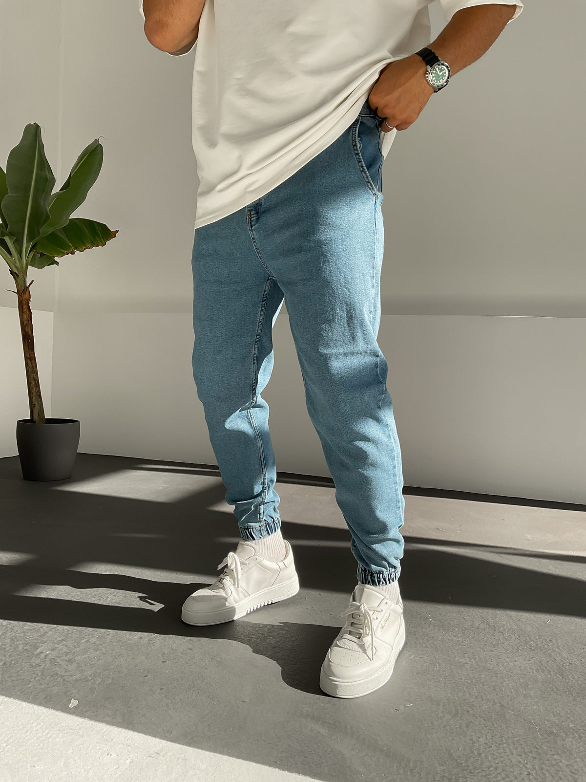 Eisblaue Jogger-Jeans BB5259