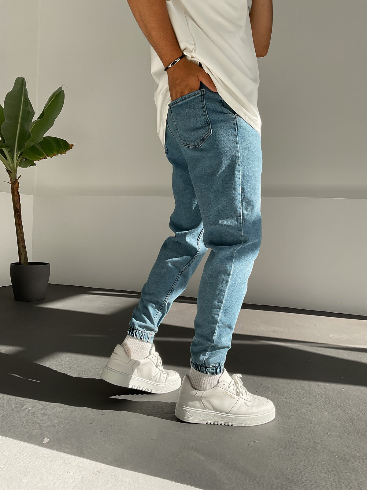 Eisblaue Jogger-Jeans BB5259
