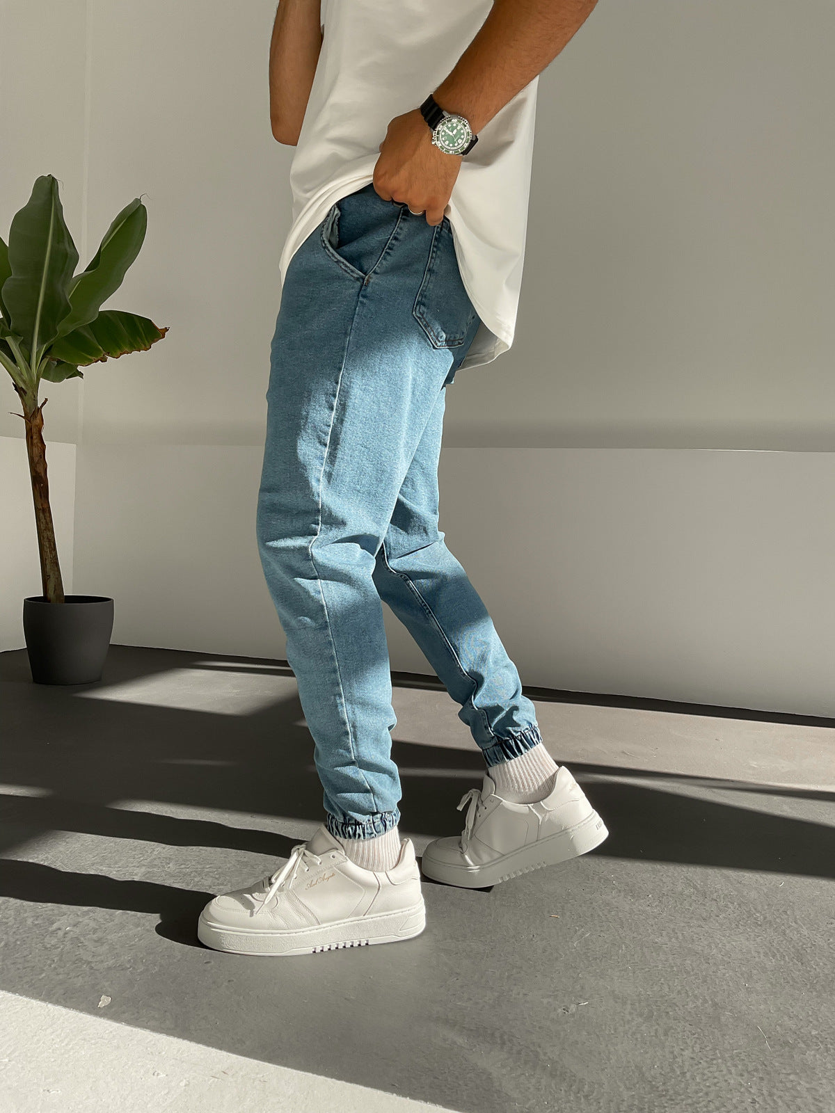 Eisblaue Jogger-Jeans BB5259