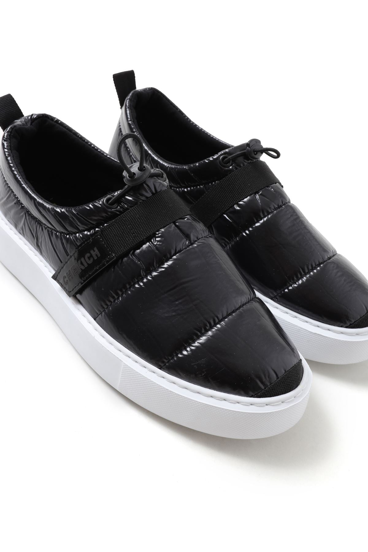Schwarzer Sneaker CH137