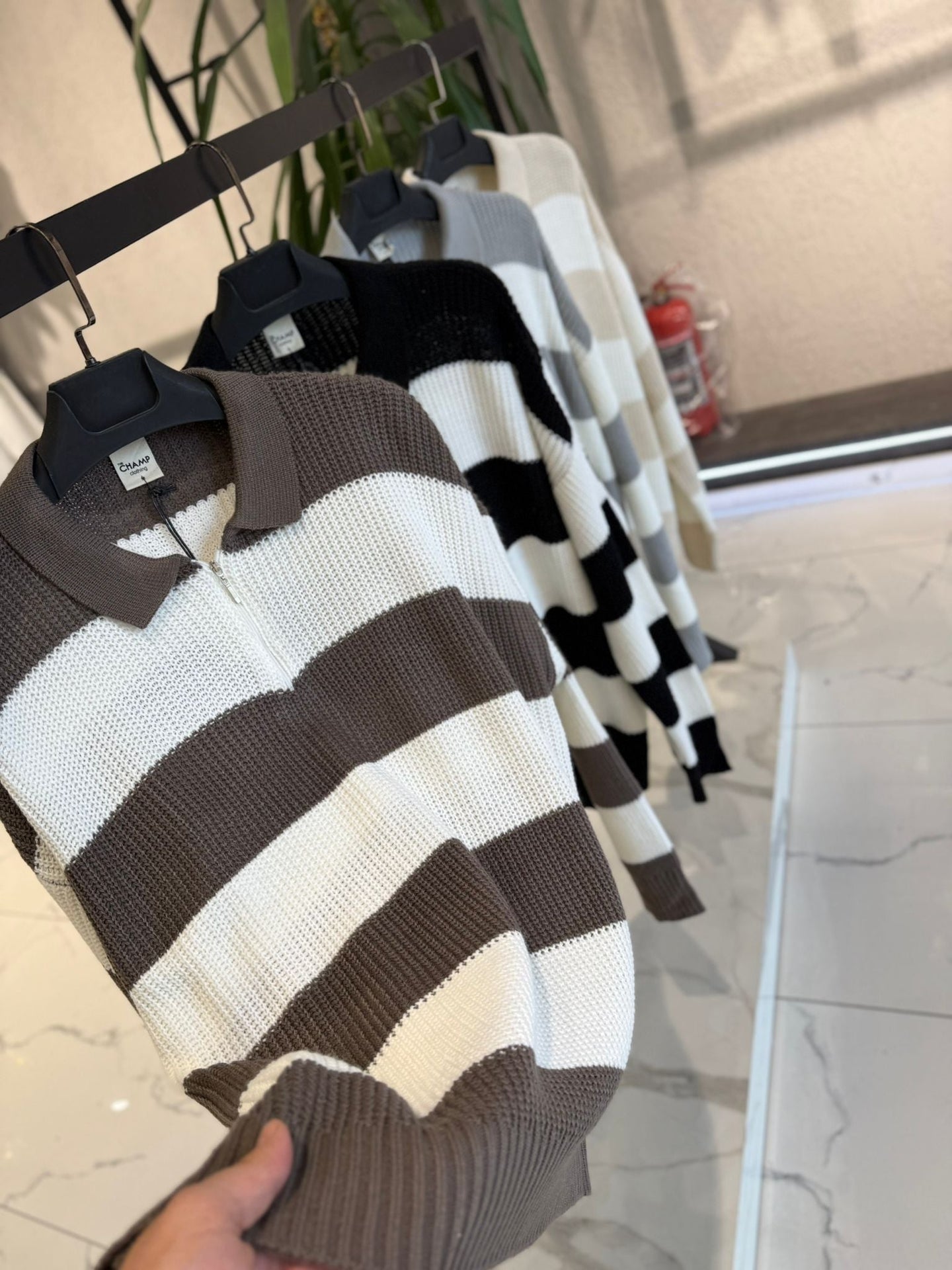 Mocha Stripe Oversize Polo Sweater BB7002 – von Baggymann | Streetwear für Damen & Herren