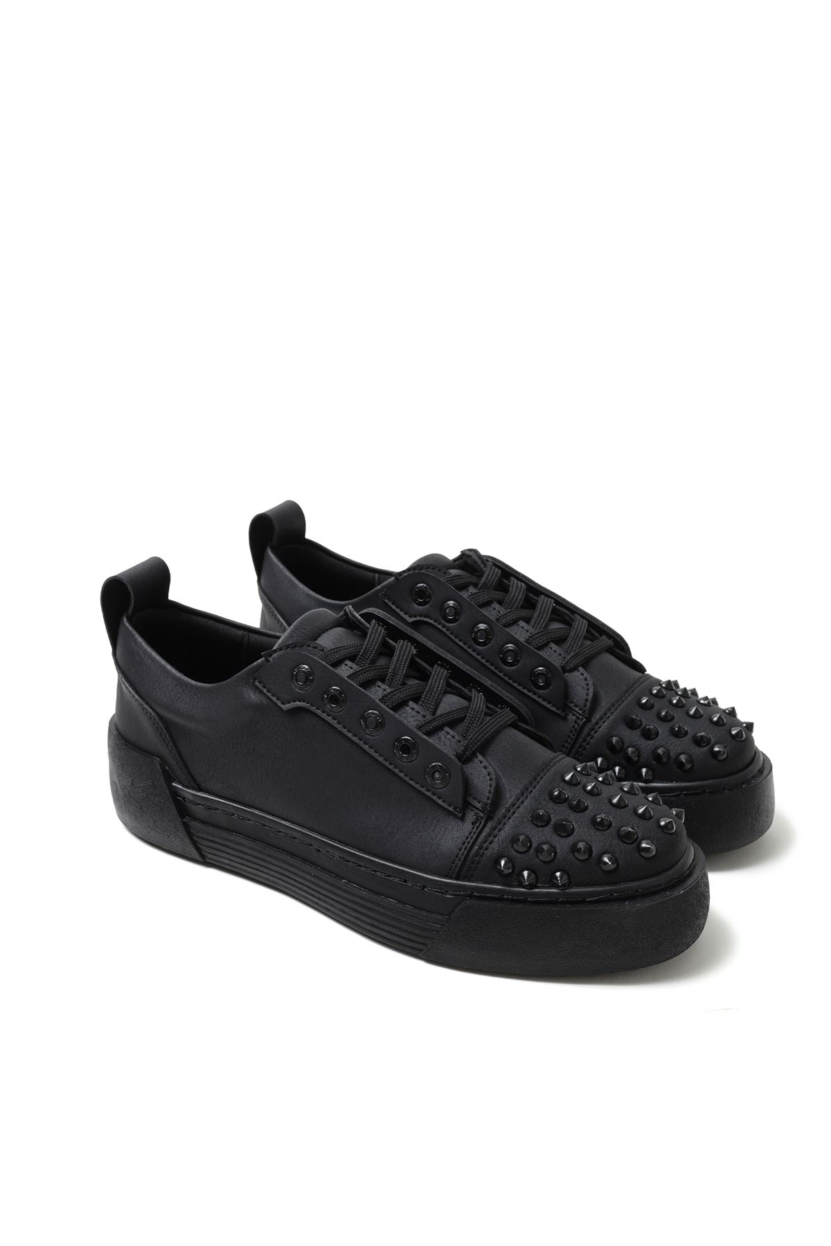 Dreifach schwarzer Sneaker CH169