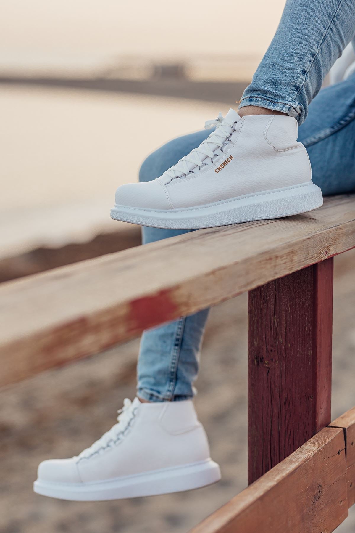 Triple White Mid Top Sneaker CH258