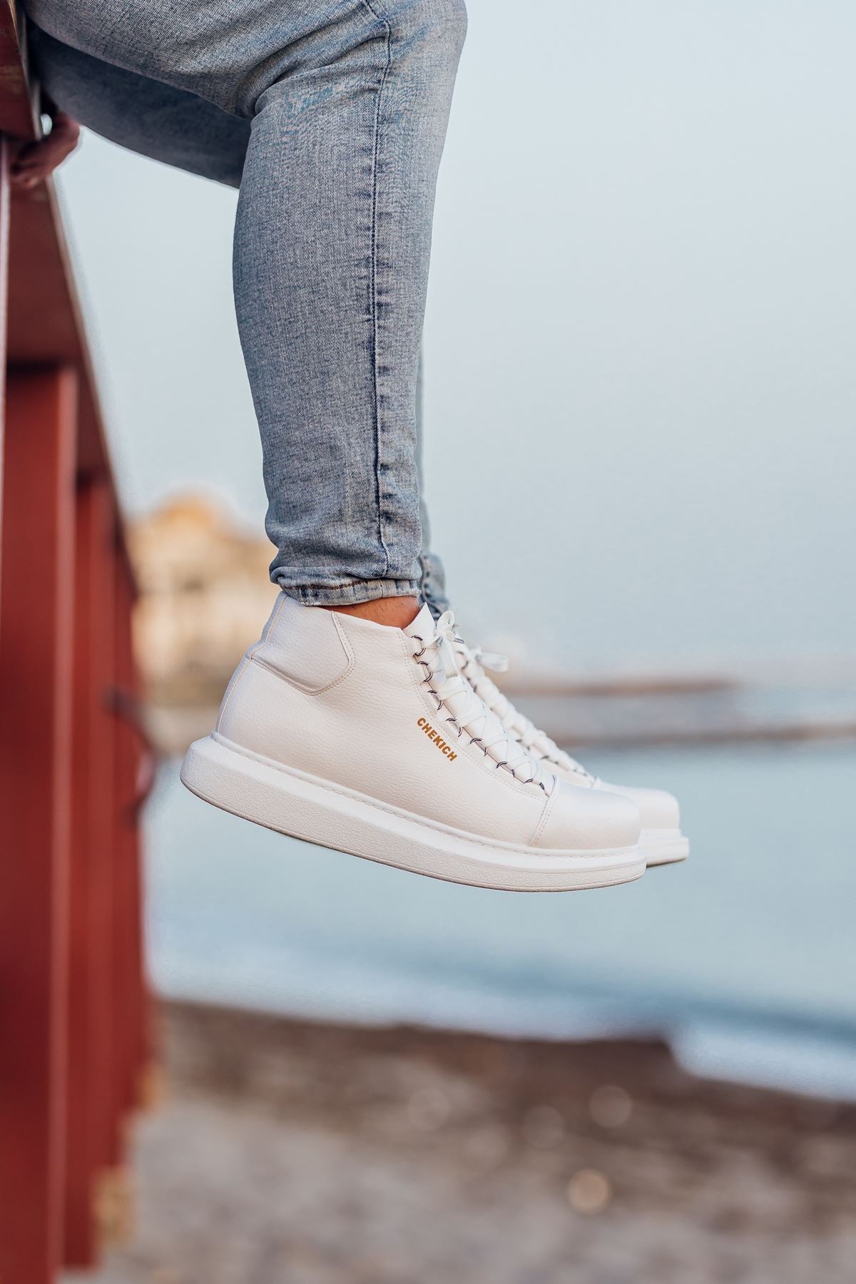 Triple White Mid Top Sneaker CH258