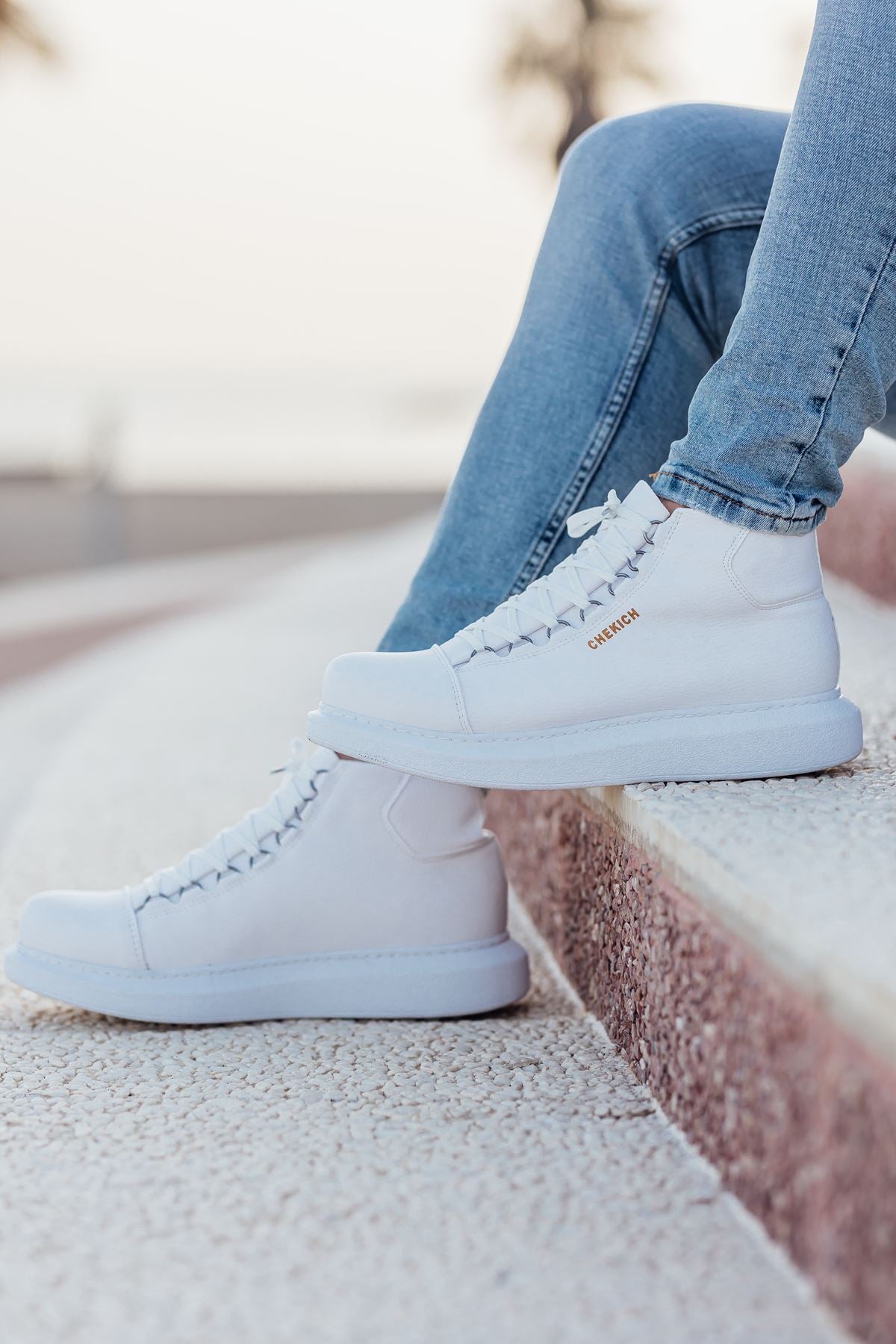 Triple White Mid Top Sneaker CH258