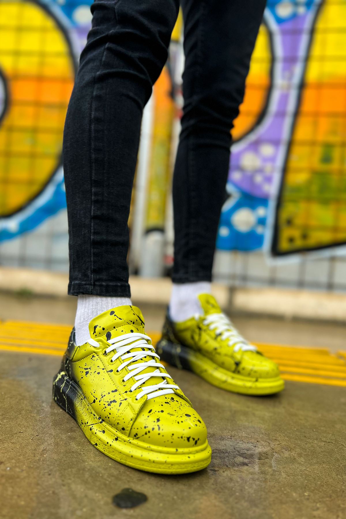Yellow Black Graffiti Sneaker CH533