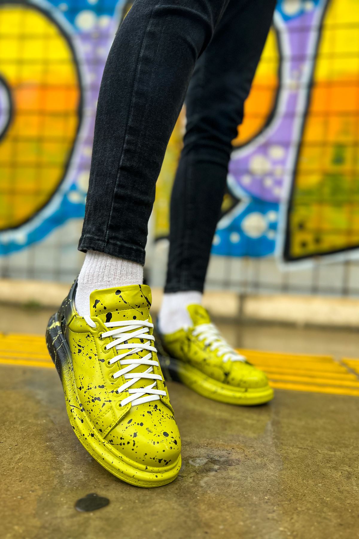 Yellow Black Graffiti Sneaker CH533