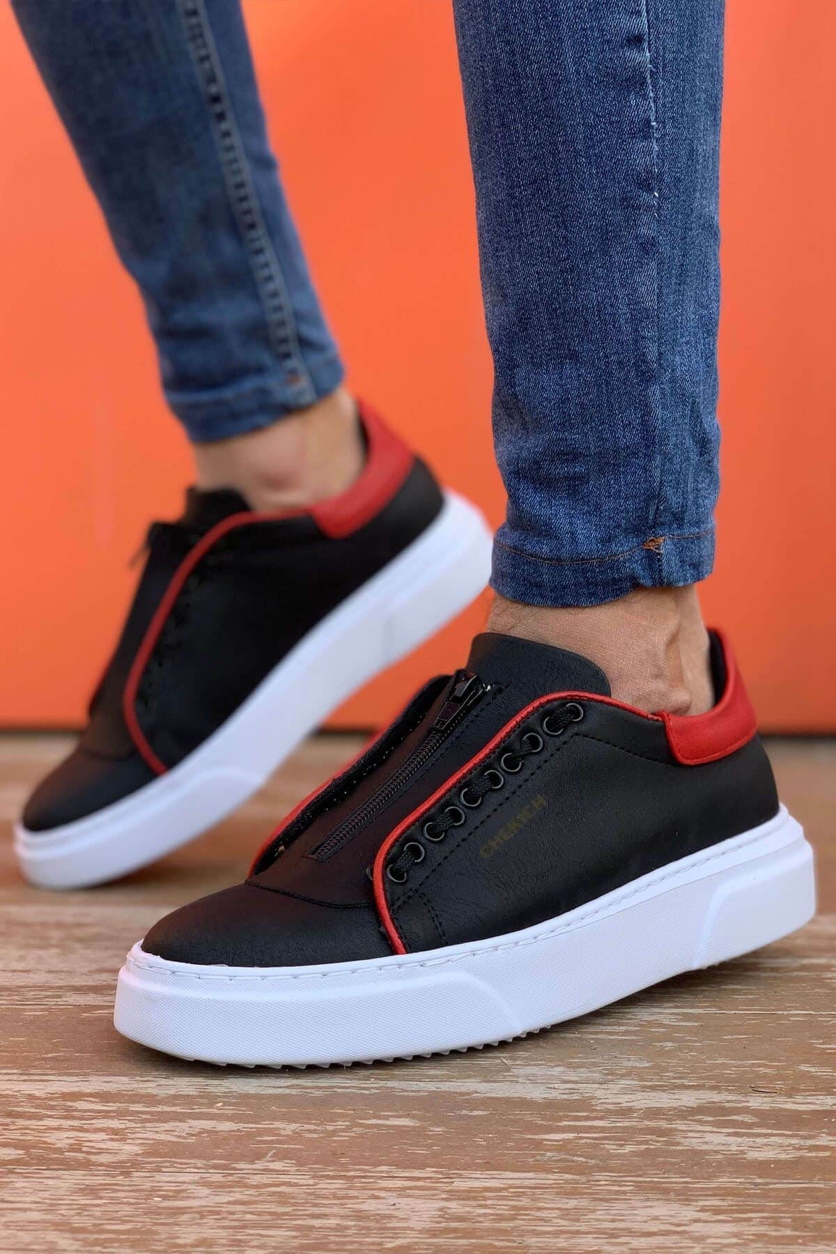 Black & Red Sneaker CH092