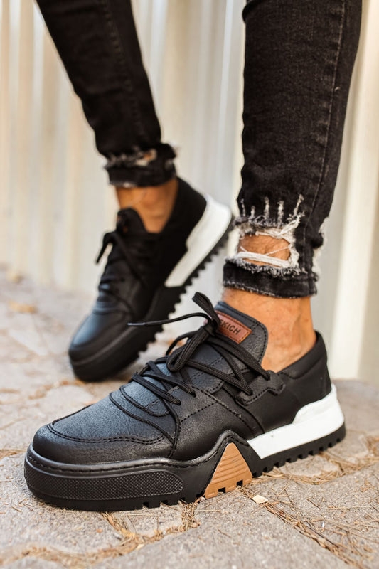 Black Sneaker CH067