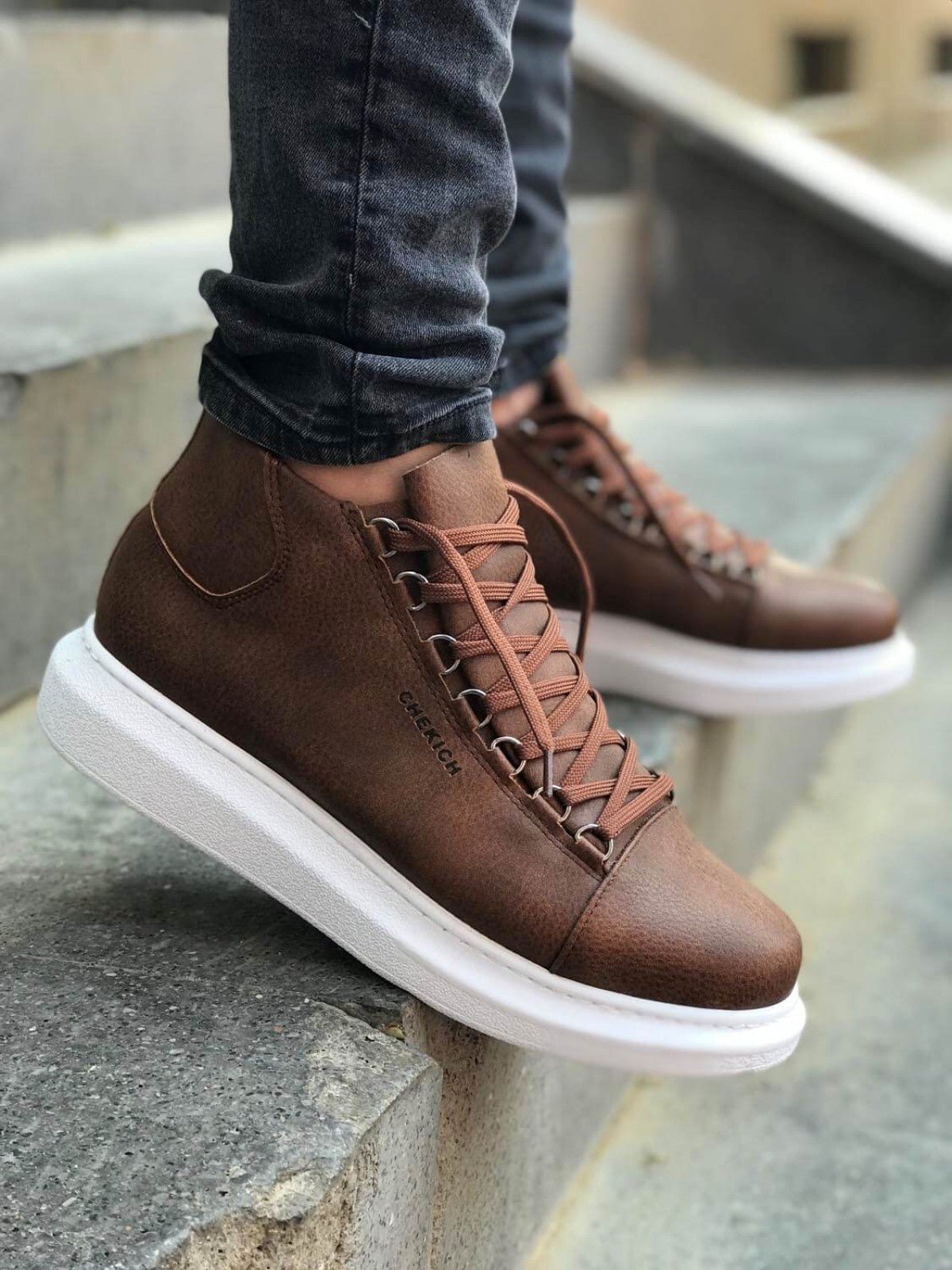 Brown Mid Top Sneaker CH258