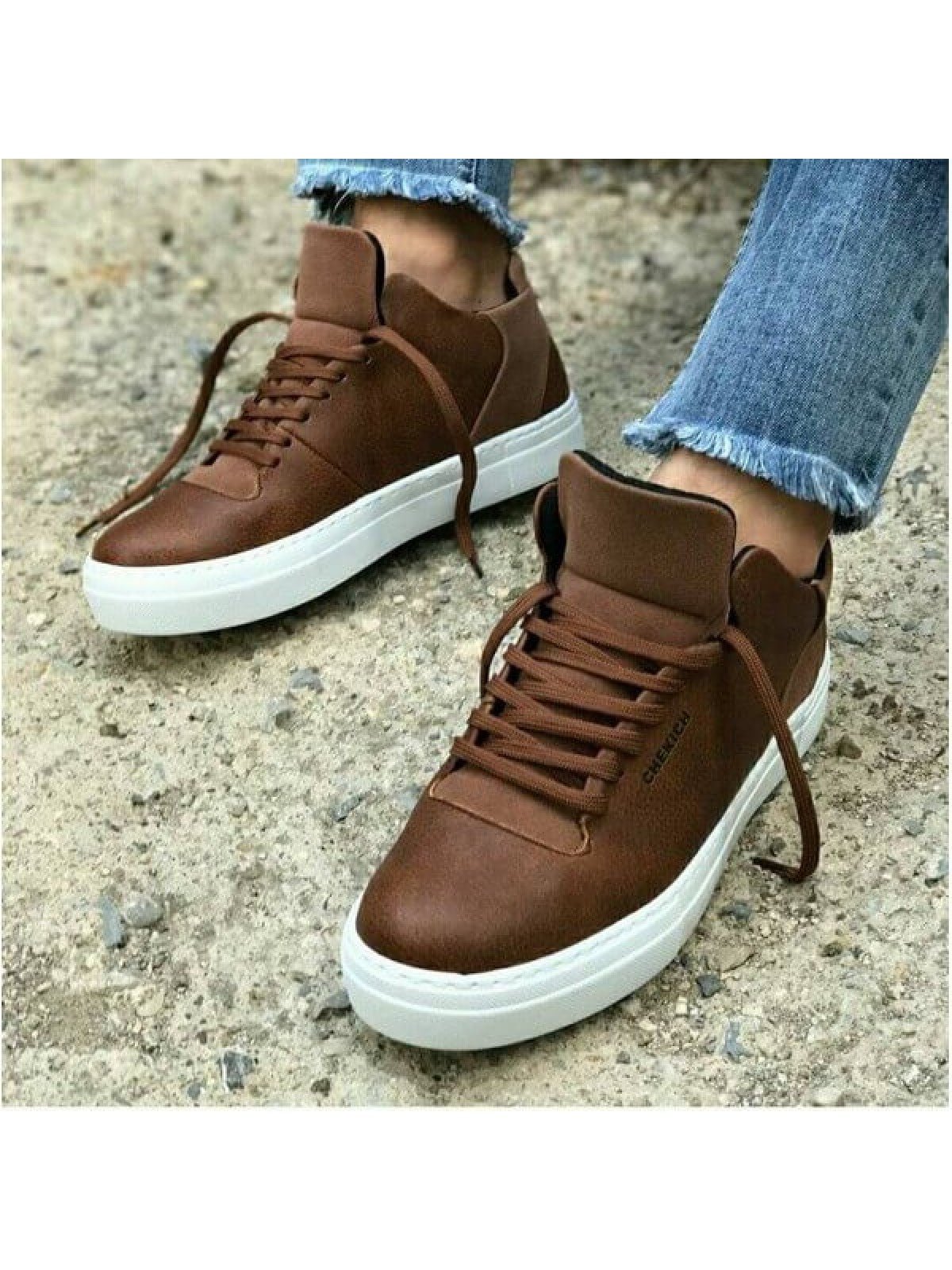 Brauner Sneaker CH004