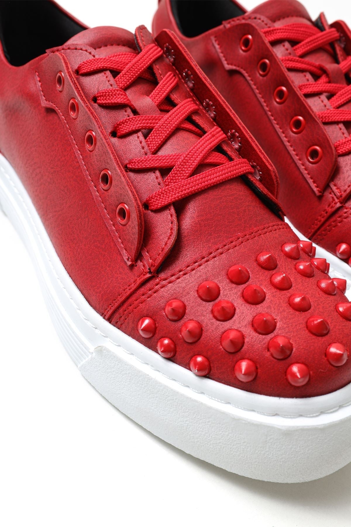 Red Sneaker CH169