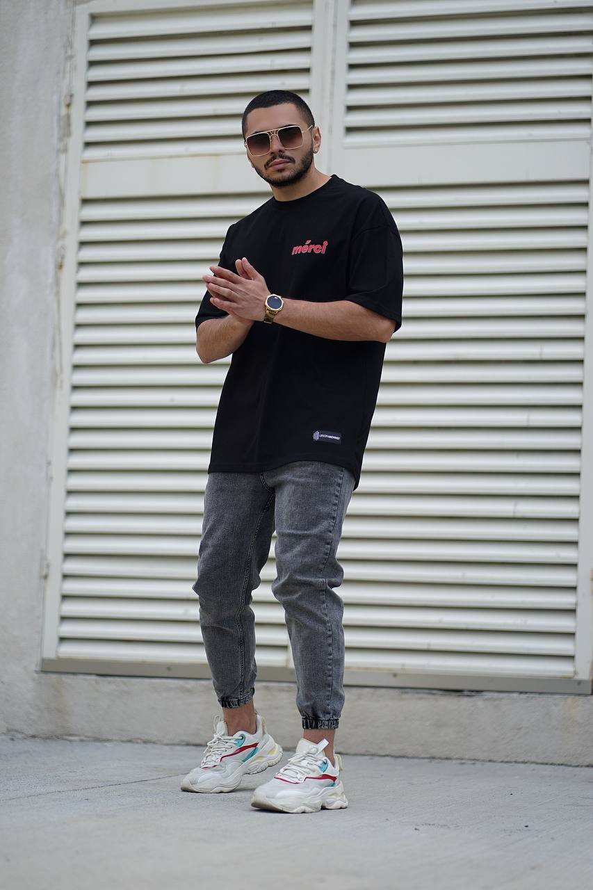 Sneakerjeans Black Merci Oversize T-Shirt ES82