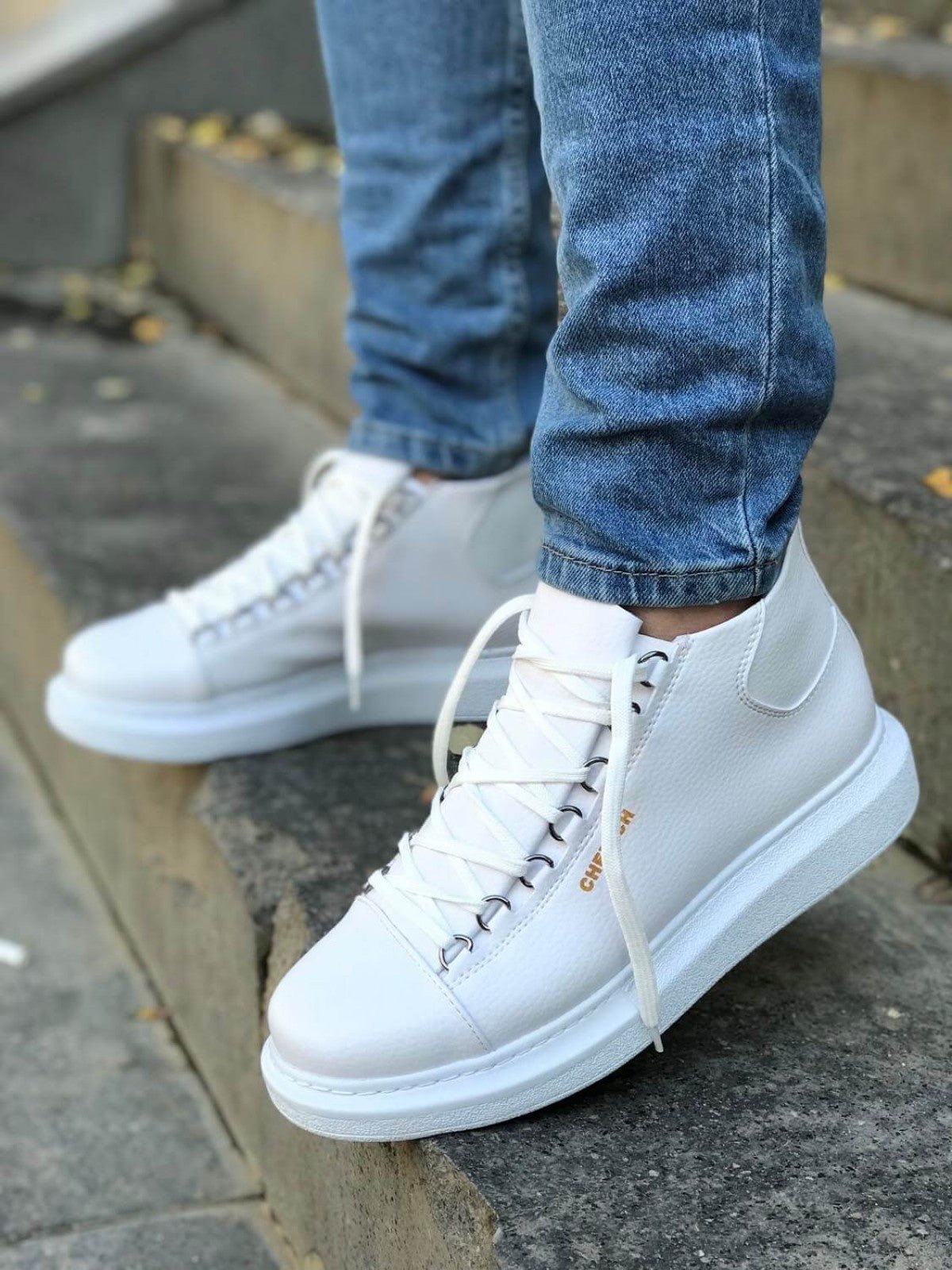 Triple White Mid Top Sneaker CH258
