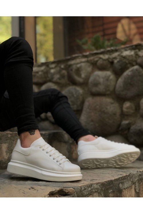 Triple White Sneaker BA0547