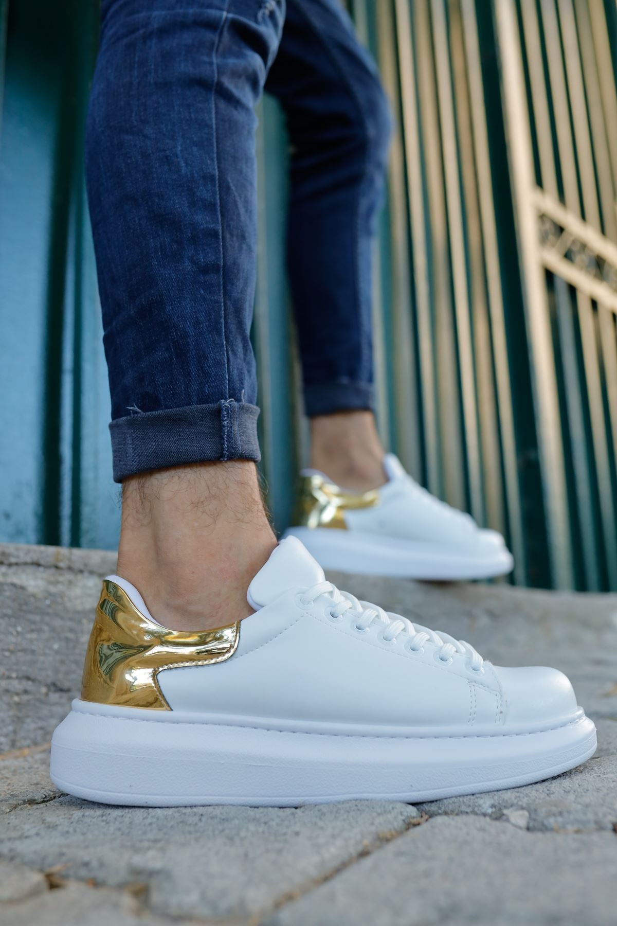 White Gold V2 Sneaker CH259