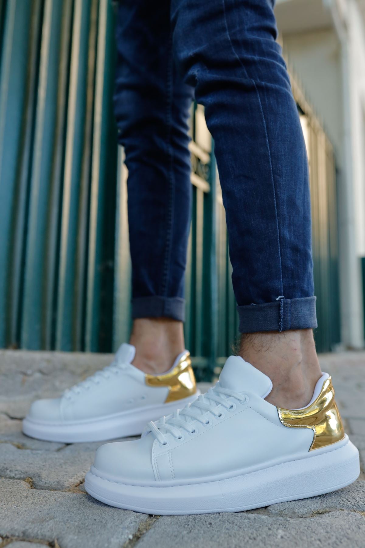 White Gold V2 Sneaker CH259