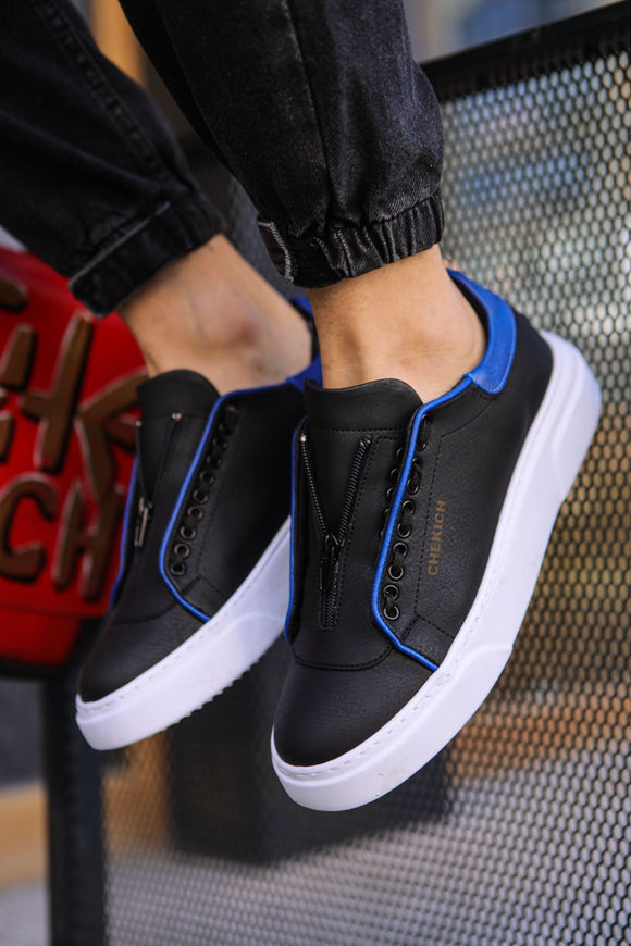 Schwarz-blauer Sneaker CH092