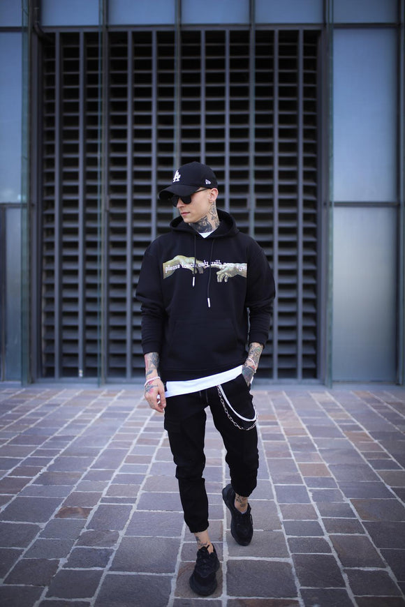 Sneakerjeans Schwarz bedruckter Kapuzenpullover KB004
