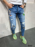 Sneakerjeans Blaue, gepatchte, zerrissene Skinny-Jeans AY790