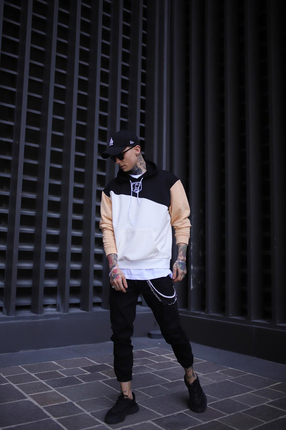 Sneakerjeans Weißer farbiger Kapuzenpullover KB009