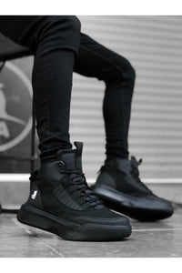 Dreifach schwarzer Sneaker BA192