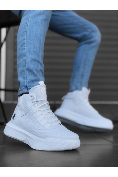 Triple White Sneaker BA192